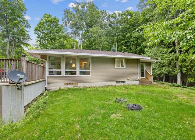 Property at 6170 Bay Shore Dr, Sturgeon Bay, WI 54235, 3 beds, 2 baths