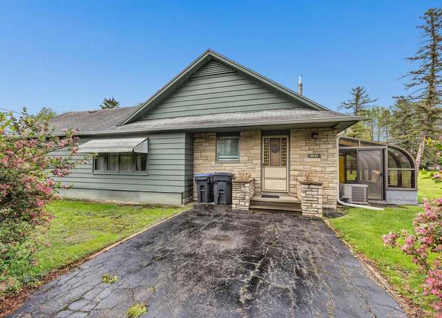 Property at 127 N 7th St, Winneconne, WI 54986, 2 beds, 1.5 baths