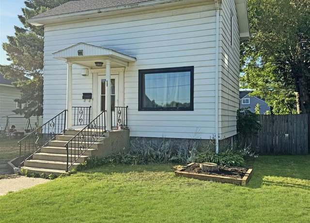 Property at 1612 Mary St, Marinette, WI 54143, 3 beds, 2 baths