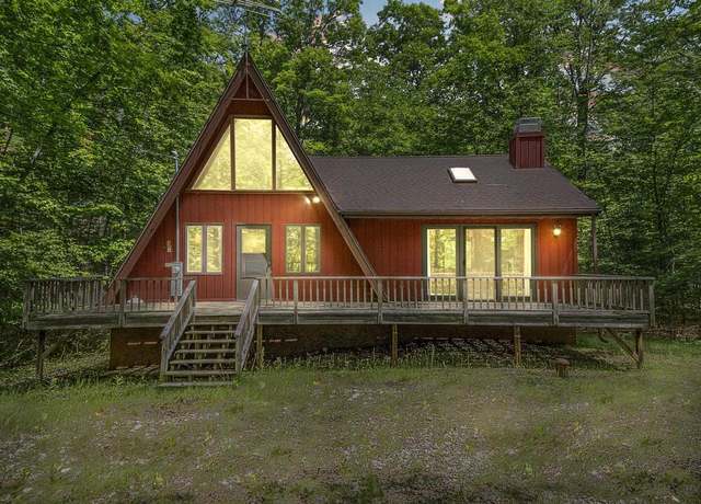 Property at 6140 N Cave Point Dr, Sturgeon Bay, WI 54265, 1 bed, 2 baths