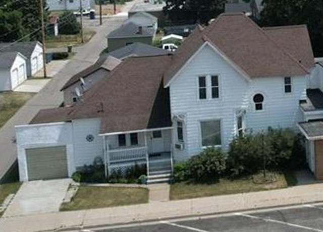 Property at 1216 10th St, Marinette, WI 54143, 2 beds, 2 baths