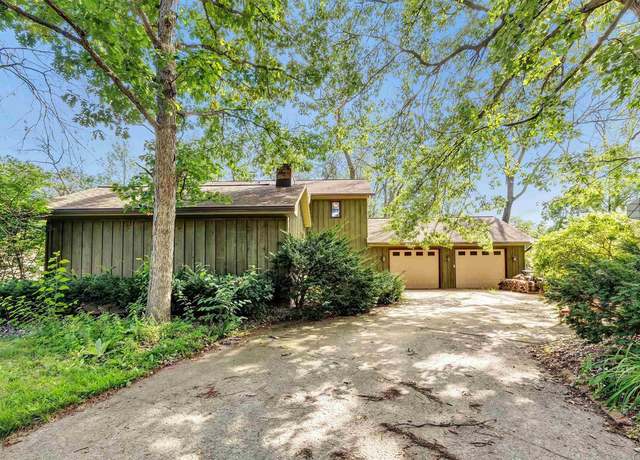 Property at 2581 Dunbar Ln, Green Bay, WI 54304, 3 beds, 2.5 baths