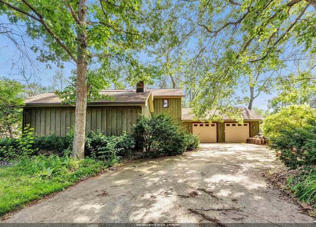 Property at 2581 Dunbar Ln, Green Bay, WI 54304, 3 beds, 2.5 baths