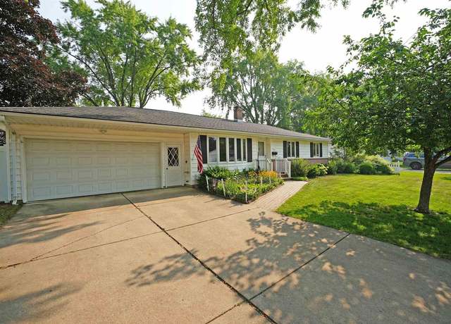 Property at 621 Craig Ave, Green Bay, WI 54301, 3 beds, 2 baths