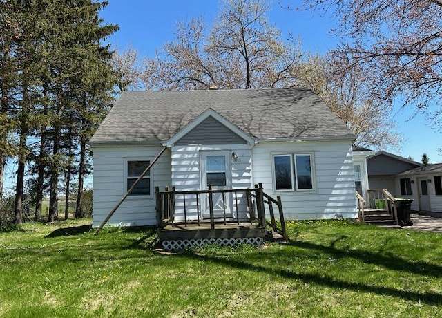 Property at 1073 Phillips Rd, Green Bay, WI 54311, 3 beds, 1 bath