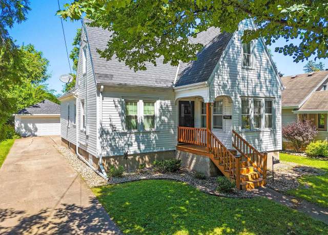 Property at 1337 Porlier St, Green Bay, WI 54301, 3 beds, 1.5 baths