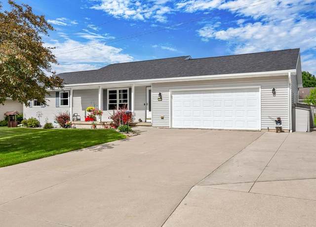 Property at 2110 High Meadows Ln, Neenah, WI 54956, 3 beds, 2.5 baths