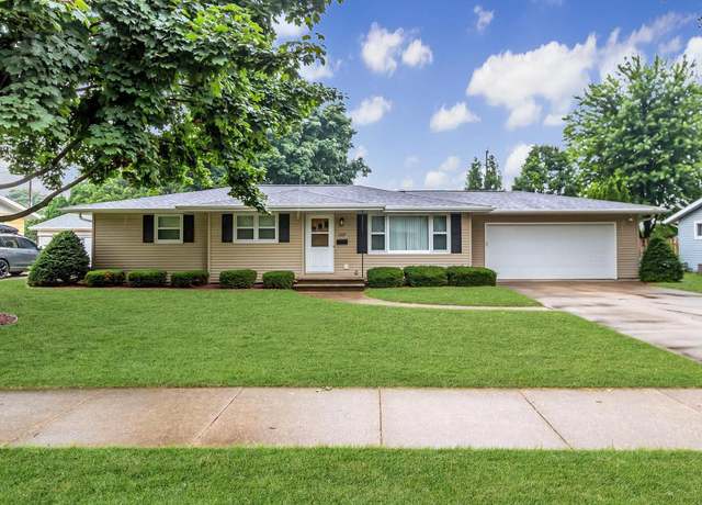 Property at 1227 Maple St, Neenah, WI 54956, 3 beds, 1.5 baths
