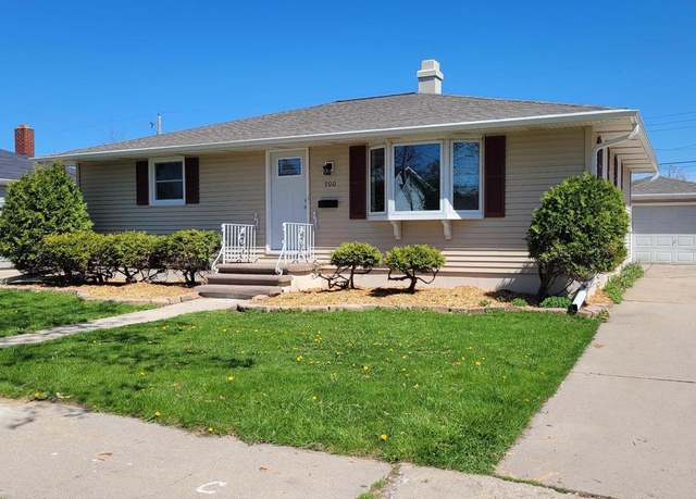 Property at 900 Thrush St, Green Bay, WI 54303, 3 beds, 1 bath