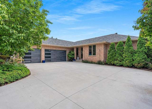 Property at 2821 Legend Ln, De Pere, WI 54115, 3 beds, 2.5 baths