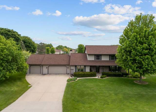Property at 3226 W Twin Willow Ct, Appleton, WI 54914, 3 beds, 2.5 baths