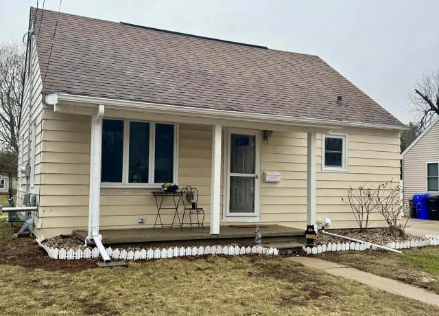 Property at 1605 S Jackson St, Appleton, WI 54915, 3 beds, 2 baths