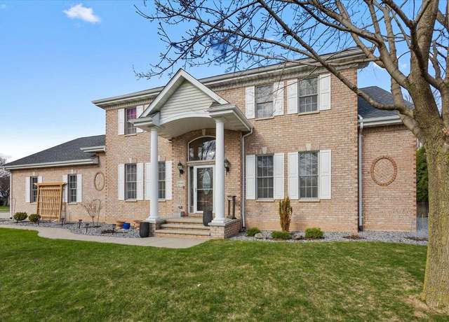 Property at 3020 E Fallcreek Ln, Appleton, WI 54913, 5 beds, 4.5 baths
