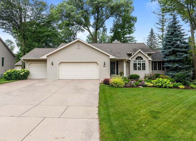 Property at 387 Riverwood Ln, Green Bay, WI 54313, 3 beds, 2.5 baths