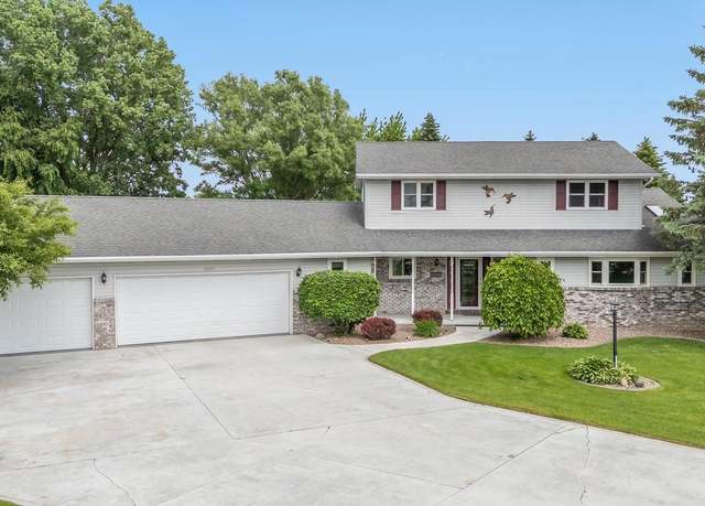 Property at N9640 Gina Dr, Appleton, WI 54915, 3 beds, 3 baths