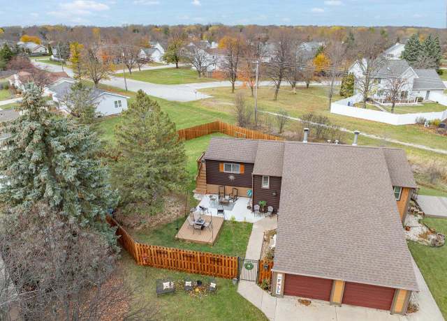 Property at 833 Manitowish Pl, De Pere, WI 54115, 2 beds, 1.5 baths