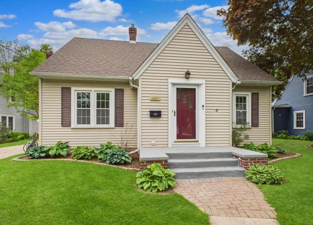 Property at 1607 N Erb St, Appleton, WI 54911, 4 beds, 1.5 baths