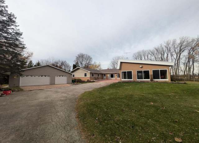 Property at N9126 Lakeshore Dr, Van Dyne, WI 54979, 3 beds, 2.5 baths