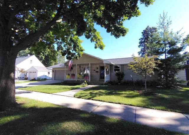 Property at 1193 Dousman St, Green Bay, WI 54303, 3 beds, 2 baths