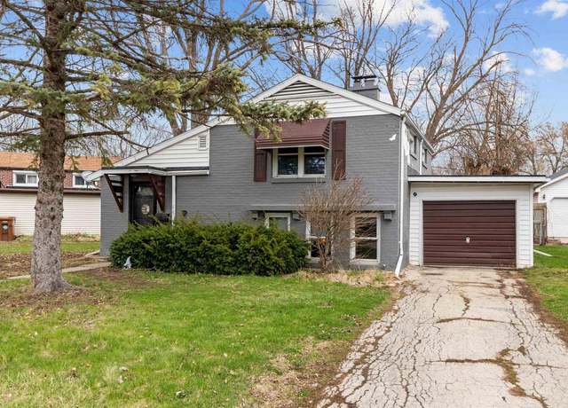 Property at 713 Carver Ln, Menasha, WI 54952, 2 beds, 1 bath