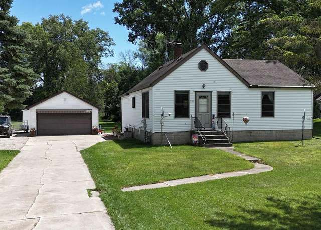 Property at 936 Lakeview Dr, Green Bay, WI 54313, 3 beds, 1 bath