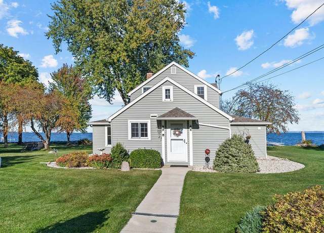 Property at 3790 Pau Ko Tuk Ln, Oshkosh, WI 54902, 5 beds, 2 baths