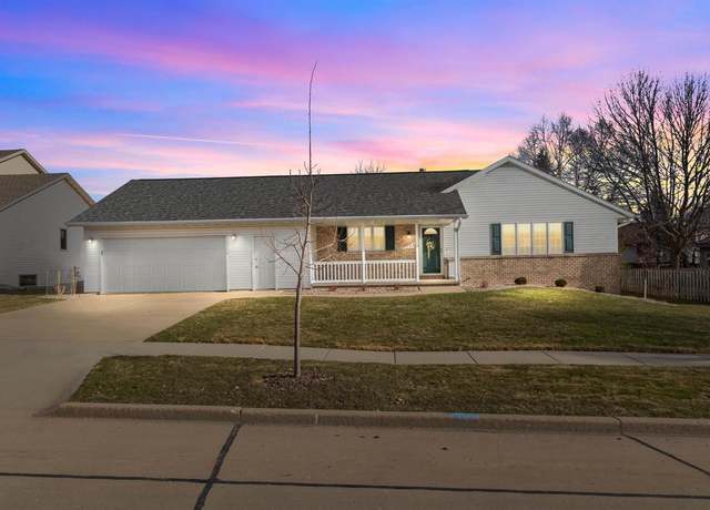 Property at 208 W Wildplum Ct, Appleton, WI 54913, 4 beds, 3 baths