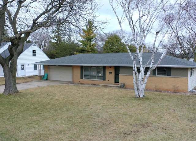 Property at 405 E Briar Ln, Green Bay, WI 54301, 3 beds, 2 baths
