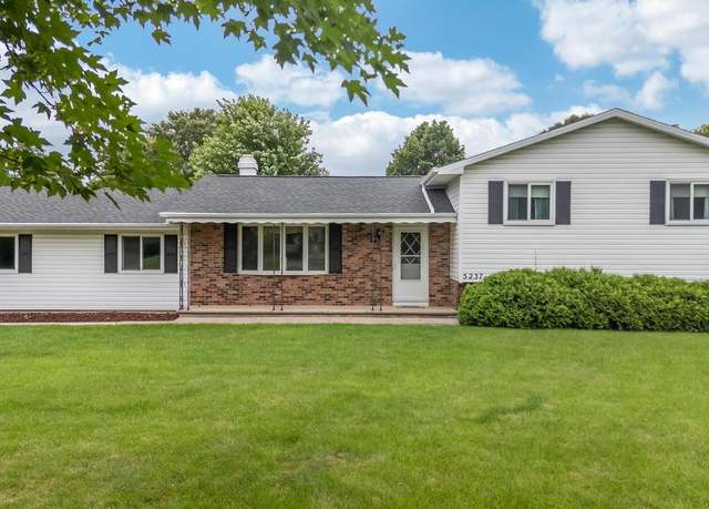 Property at 5237 Juniper Ln, Oshkosh, WI 54904, 4 beds, 2 baths