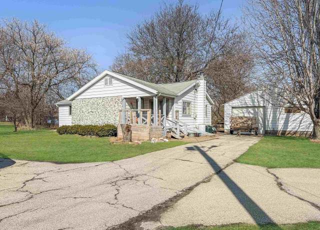Property at 4924 State Road 21, Omro, WI 54963, 3 beds, 1 bath