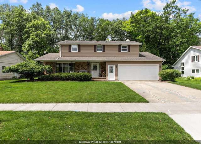 Property at 58 Crestview Dr, Appleton, WI 54915, 4 beds, 2.5 baths