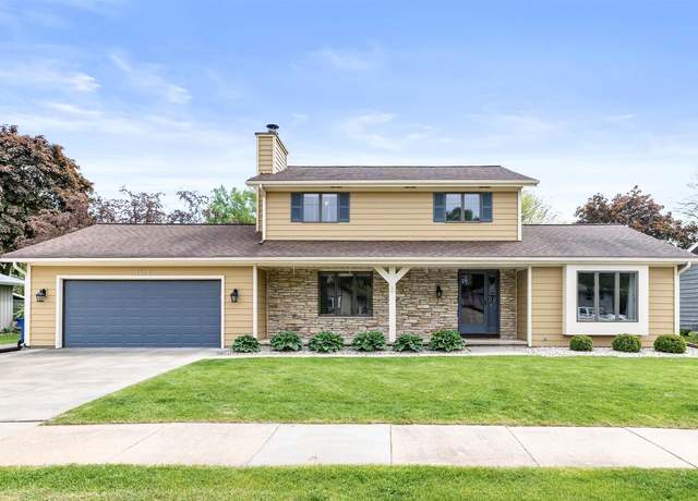 Property at 1405 Eugene St, Menasha, WI 54952, 3 beds, 2.5 baths