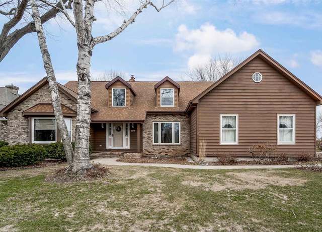 Property at 2015 Hickory Ln, Oshkosh, WI 54901, 3 beds, 2.5 baths