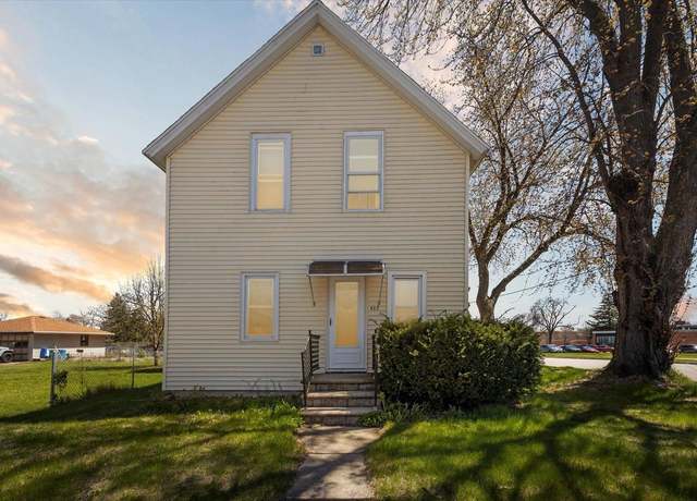 Property at 423 Maryhill Dr, Green Bay, WI 54303, 3 beds, 1.5 baths