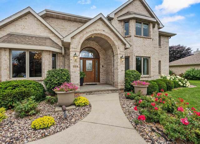 Property at 2516 Van Rite Ct, Green Bay, WI 54301, 4 beds, 4 baths