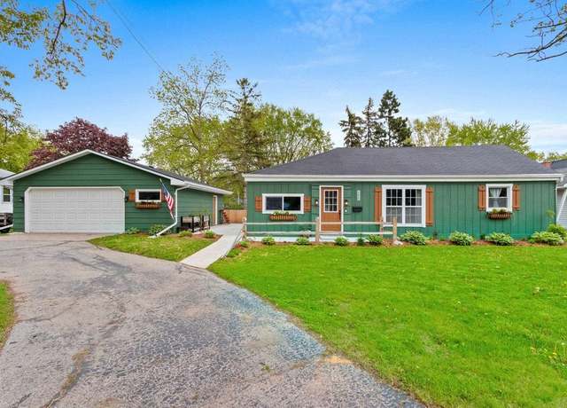 Property at 321 Cleveland St, Green Bay, WI 54303, 3 beds, 1 bath