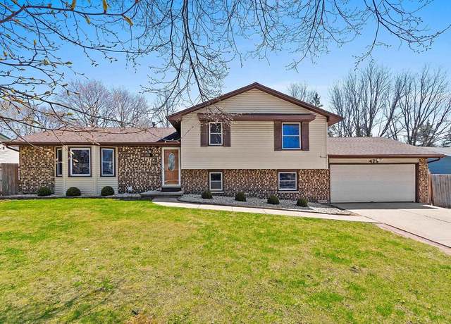 Property at 479 Edelweiss Dr, Green Bay, WI 54302, 4 beds, 2 baths