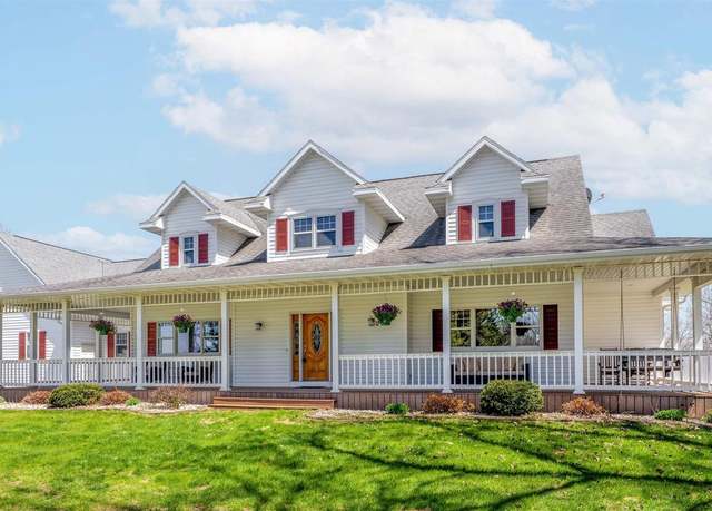 Property at 876 Jaworski Rd, Pulaski, WI 54162, 4 beds, 2.5 baths