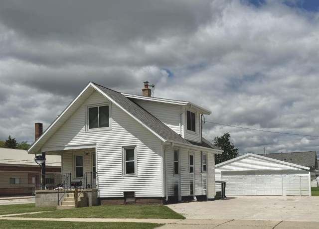Property at 299 SW Ceresco St, Berlin, WI 54923, 3 beds, 1 bath