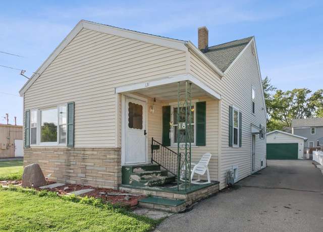 Property at 18 Sterling Ave, Oshkosh, WI 54901, 3 beds, 1 bath