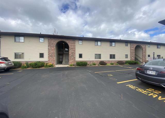 Property at 1795 Maricopa Dr Unit C, Oshkosh, WI 54904, 2 beds, 1 bath