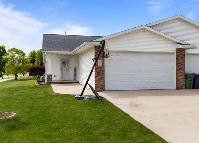 Property at 1308 Lavender Ln, Appleton, WI 54915, 3 beds, 3 baths