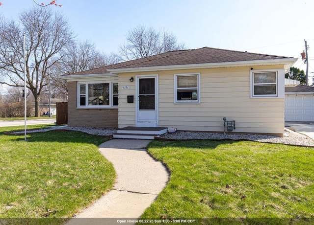 Property at 1391 Langlade Ave, Green Bay, WI 54304, 3 beds, 1 bath