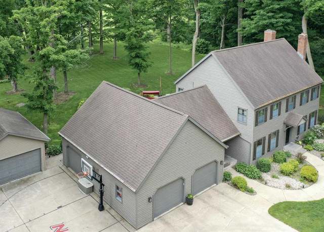 Property at 8404 Clayton Ave, Neenah, WI 54956, 4 beds, 3.5 baths