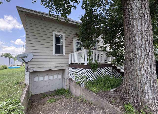 Property at 323 5th St, Oconto, WI 54153, 2 beds, 1 bath