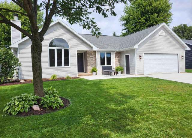 Property at 2000 Dreamfield Ln, Menasha, WI 54952, 3 beds, 2.5 baths
