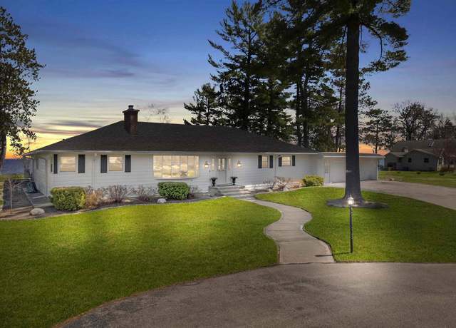 Property at N1768 Shore Dr, Marinette, WI 54143, 4 beds, 2 baths