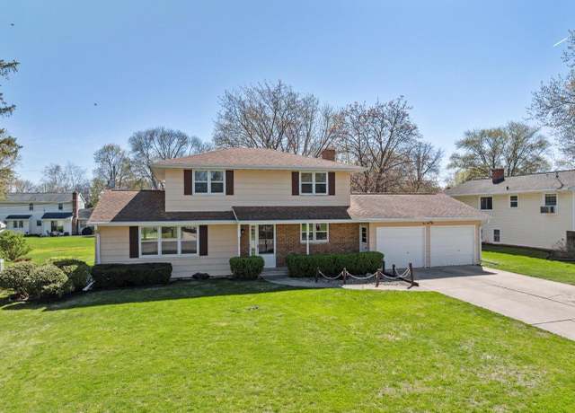 Property at 544 Somerset Dr, Green Bay, WI 54301, 4 beds, 2 baths