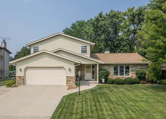 Property at 1141 Gay Dr, Neenah, WI 54956, 4 beds, 4 baths