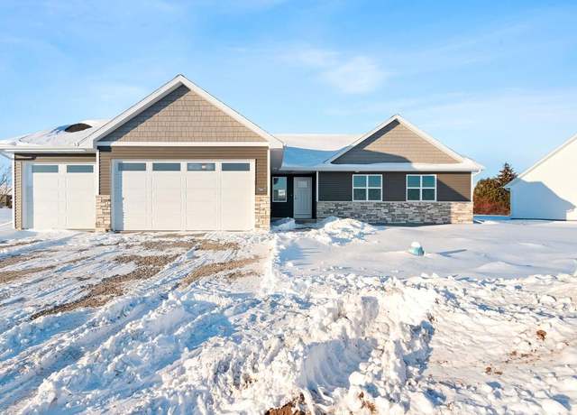 Property at W7087 Jaclyn Ln, Greenville, WI 54942, 3 beds, 2.5 baths
